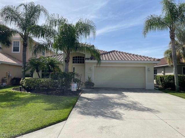 Welcome to Your Lakeside Oasis! Nestled within the tranquil - Beach Home for sale in Fort Myers, Florida on Beachhouse.com