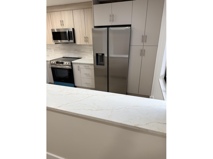 One of the nicest units in Huntington Lakes with long waterfront - Beach Condo for sale in Delray Beach, Florida on Beachhouse.com