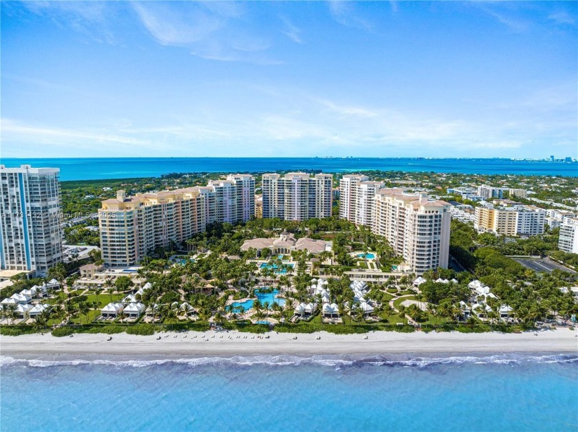 BRIGHT  LIGHT CORNER RESIDENCE LOCATED AT THE EXCLUSIVE ENCLAVE - Beach Condo for sale in Key Biscayne, Florida on Beachhouse.com