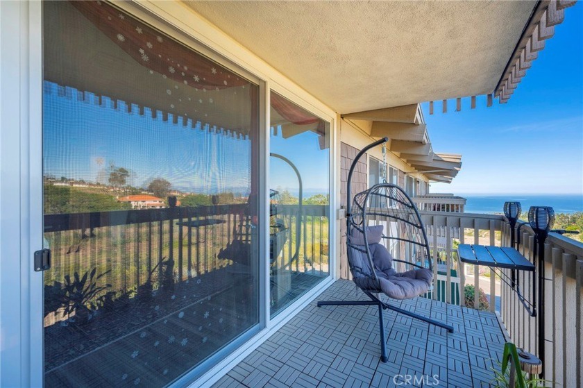 This beautiful one-bedroom condo offers a luxurious retreat in a - Beach Condo for sale in Rancho Palos Verdes, California on Beachhouse.com