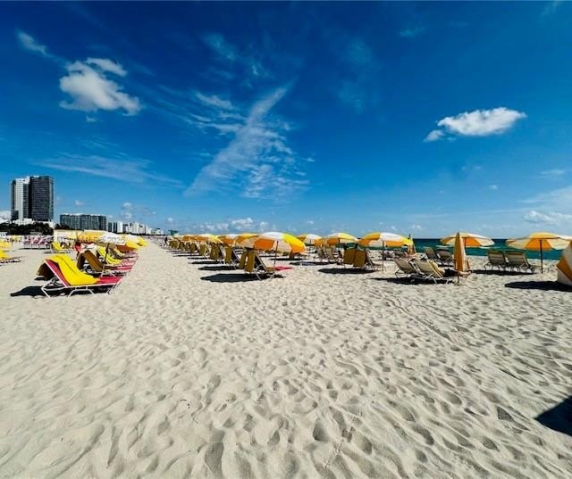 Passed 40 year re-certification. Larger than tax roll* - Beach Condo for sale in Miami Beach, Florida on Beachhouse.com