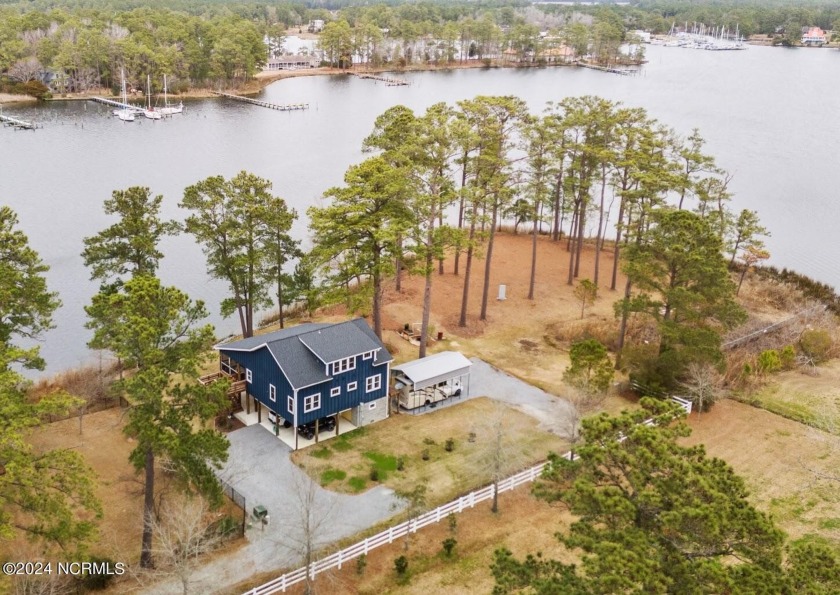 Welcome home to your quintessential Coastal Carolina waterfront - Beach Home for sale in Oriental, North Carolina on Beachhouse.com