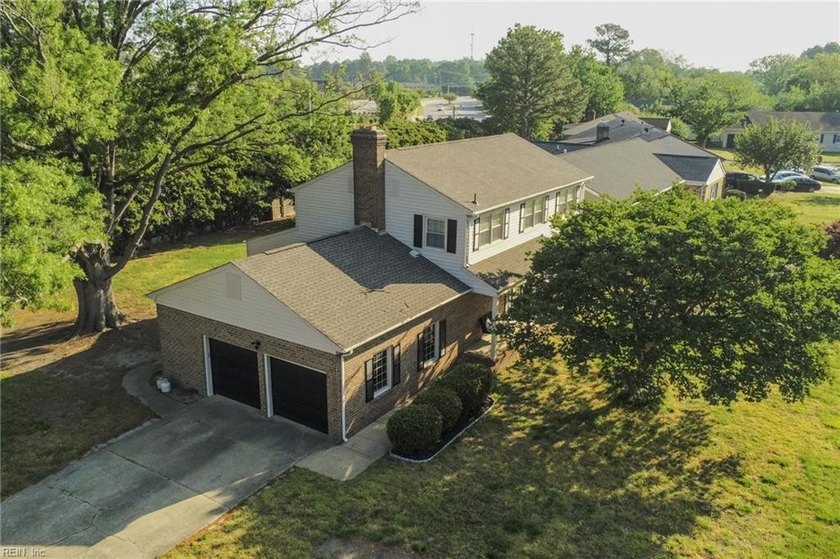 Welcome to your next home in Virginia Beach! This spacious - Beach Home for sale in Virginia Beach, Virginia on Beachhouse.com