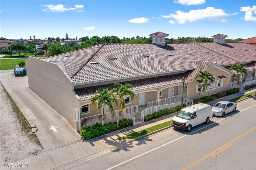Lee Plaza is a newer 12 unit building designed and built in 2005 - Beach Commercial for sale in Cape Coral, Florida on Beachhouse.com