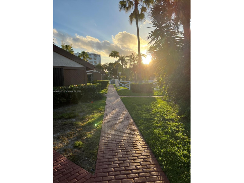 Beautiful 3 bedroom 2 bath townhome with High ceilings at - Beach Townhome/Townhouse for sale in Hallandale  Beach, Florida on Beachhouse.com