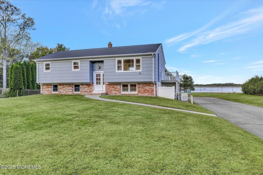 BEAUTIFUL INTERIOR RENOVATION JUST COMPLETED GIVING THE 'WOW' TO - Beach Home for sale in Wall, New Jersey on Beachhouse.com
