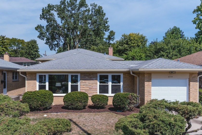 Beautifully updated split-level home designed for modern living! - Beach Home for sale in Skokie, Illinois on Beachhouse.com