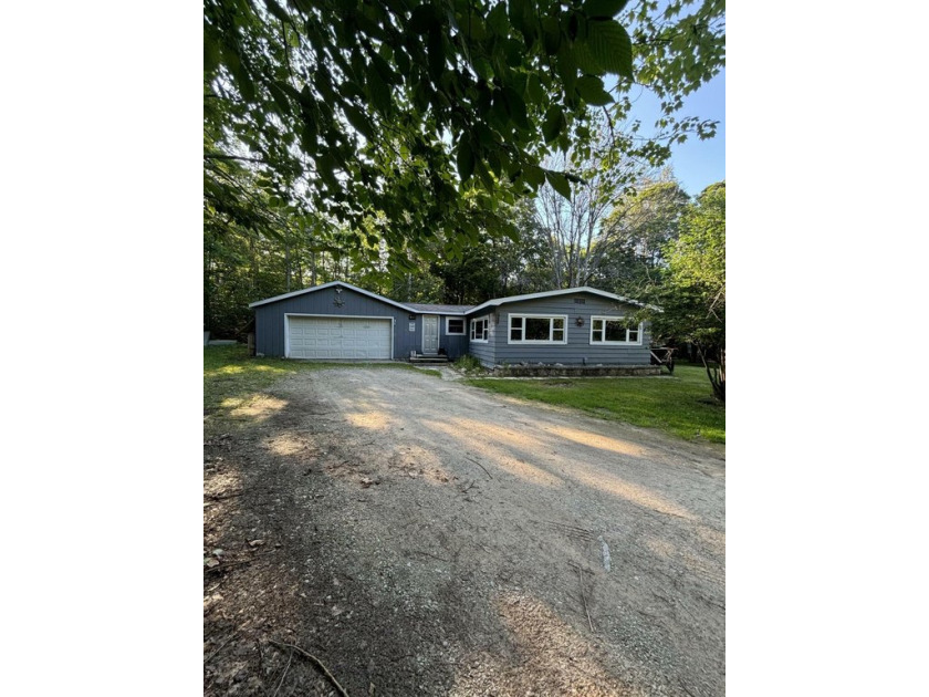 Piece and tranquility with this 3 bedroom 1 3/4 bath home - Beach Home for sale in Drummond Island, Michigan on Beachhouse.com