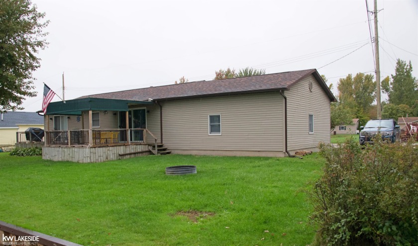 Canal Home: This 3 bedroom 1 bath, (3rd bedroom does not have a - Beach Home for sale in Pigeon, Michigan on Beachhouse.com