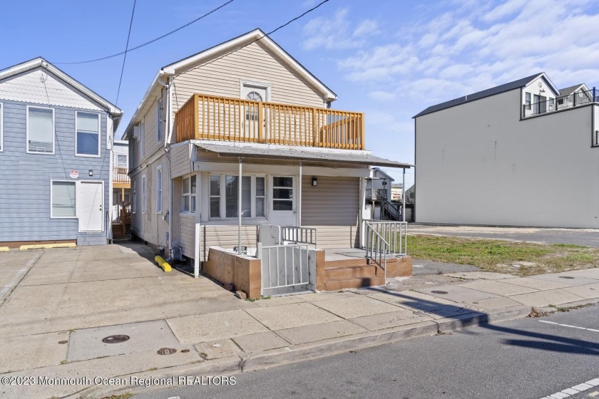 Ocean Block 2 Single Family Houses w a 4 Bedroom 2 bath & a 3 - Beach Commercial for sale in Seaside Heights, New Jersey on Beachhouse.com