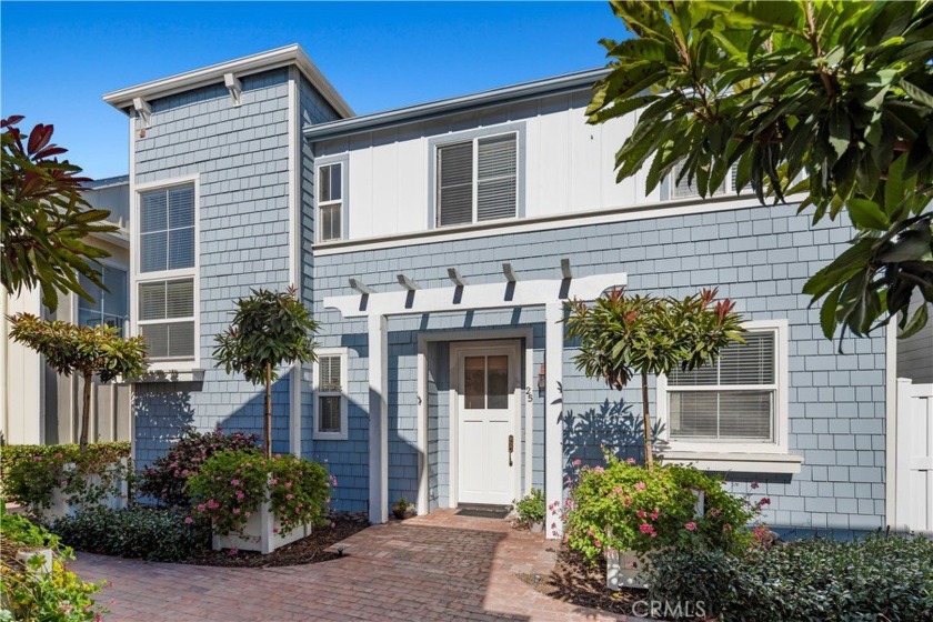 Explore your dream of living by the beach in the exquisitely - Beach Townhome/Townhouse for sale in Redondo Beach, California on Beachhouse.com