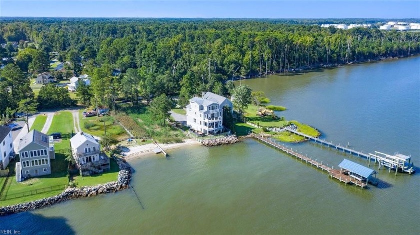 Modern Big Water Waterfront home. Built to Relax & enjoy - Beach Home for sale in Yorktown, Virginia on Beachhouse.com