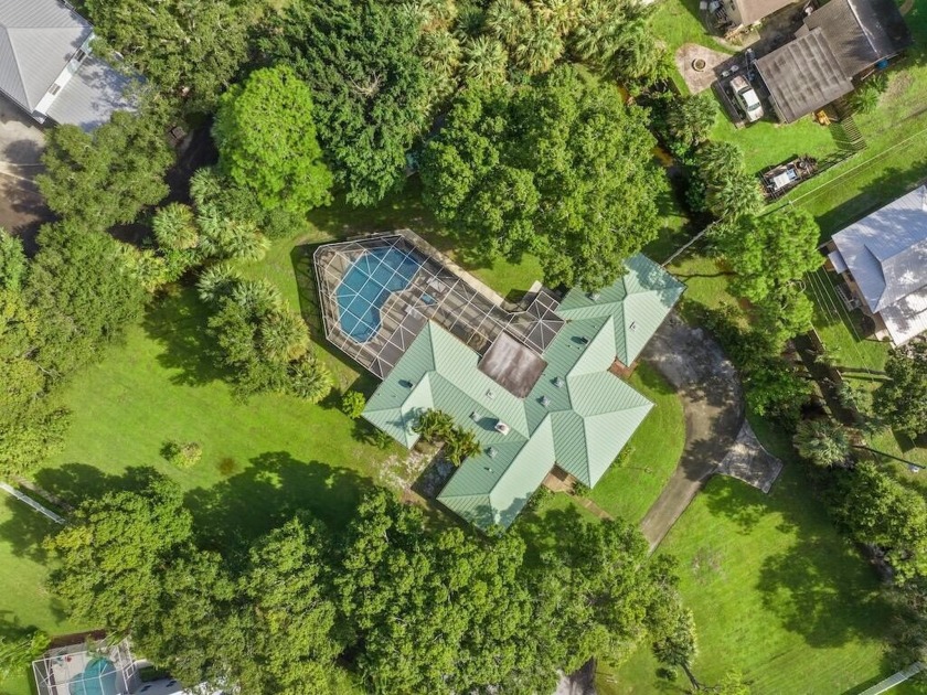 Welcome to your private Vero Beach sanctuary, a beautifully - Beach Home for sale in Vero Beach, Florida on Beachhouse.com