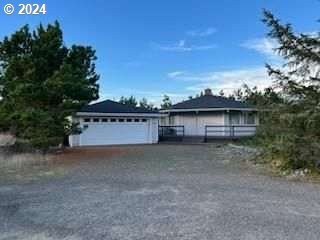 Cozy 2 bedroom, 1 bath cabin in the Surfside Community just - Beach Home for sale in Ocean Park, Washington on Beachhouse.com