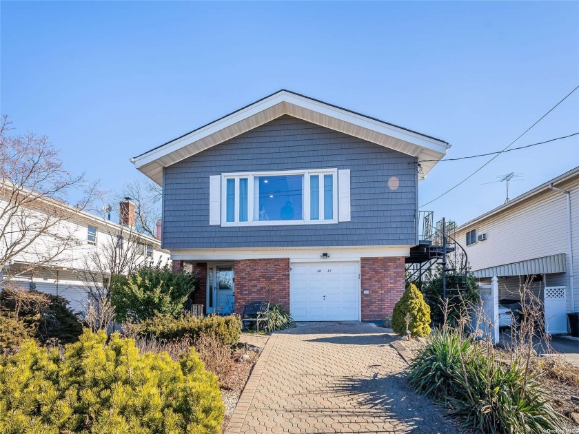 Don't Miss This Mother-Daughter High Ranch In Douglaston/Little - Beach Home for sale in Douglaston, New York on Beachhouse.com
