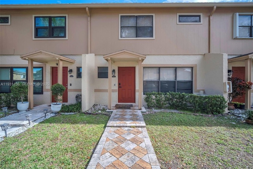 Location Location! Don't miss out on this gen locate in Pompano - Beach Condo for sale in Pompano Beach, Florida on Beachhouse.com