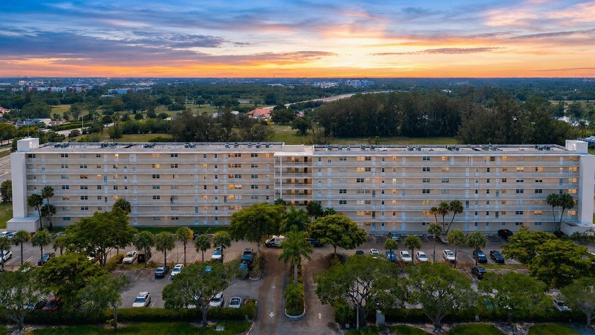Discover this 2-bedroom, 2-bathroom condominium in the - Beach Condo for sale in Boca Raton, Florida on Beachhouse.com