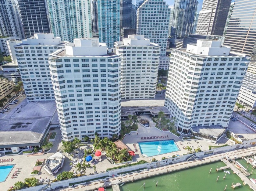 FANTASTIC FOUR AMBASSADORS Exceptional opportunity to become a - Beach Condo for sale in Miami, Florida on Beachhouse.com