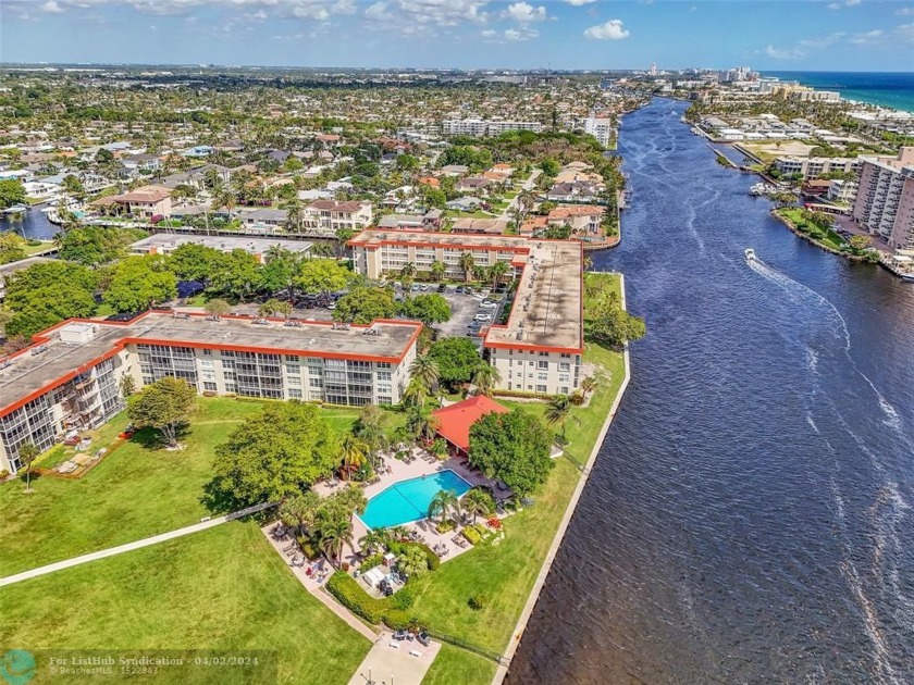Beautiful waterfront 2/2 condo in highly sought after Palm Aire - Beach Condo for sale in Lighthouse Point, Florida on Beachhouse.com