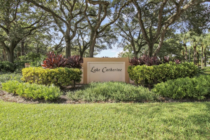 Welcome to Lake Catherine! This exquisite single story townhome - Beach Townhome/Townhouse for sale in Palm Beach Gardens, Florida on Beachhouse.com