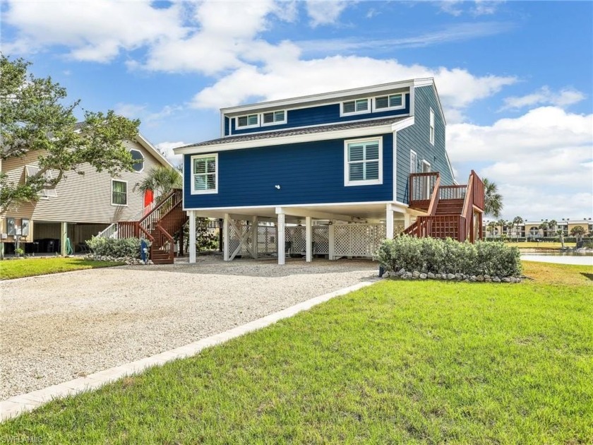 WALK TO FORT MYERS BEACH and enjoy beautiful GULF SUNSETS!! - Beach Townhome/Townhouse for sale in Fort Myers Beach, Florida on Beachhouse.com