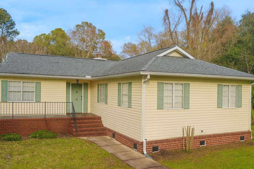This beautifully remodeled single-level home offers an open - Beach Home for sale in Charleston, South Carolina on Beachhouse.com