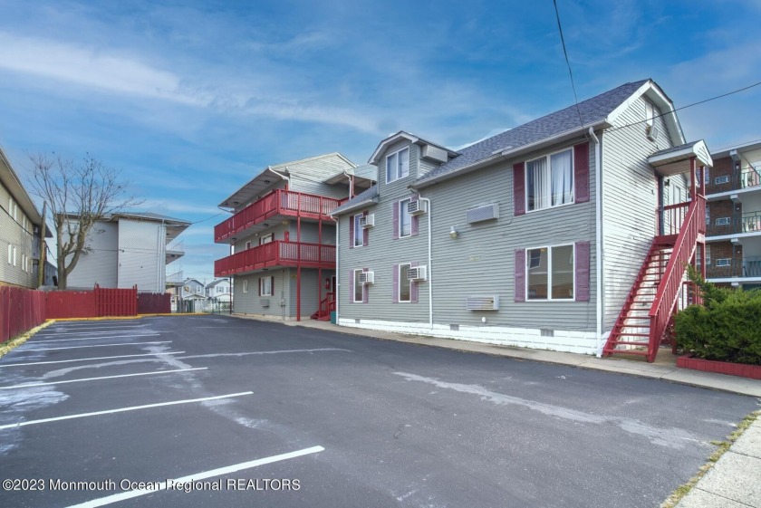 OCEAN BLOCK, 6 Large Apartments w Five 3-bedroom Apartments plus - Beach Commercial for sale in Seaside Heights, New Jersey on Beachhouse.com