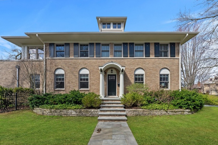 Beautifully renovated East Wilmette home, with an over-sized lot - Beach Home for sale in Wilmette, Illinois on Beachhouse.com