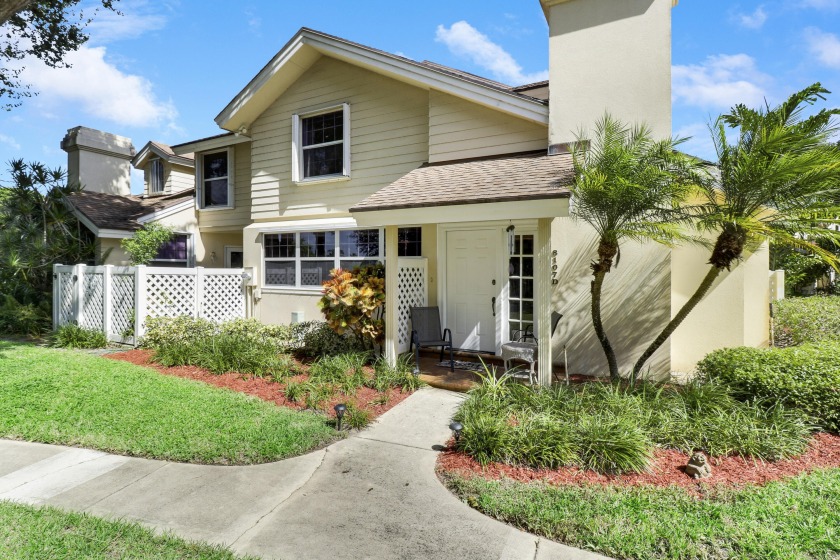 Excellent opportunity for this 3 bedroom, 2 bath Divosta built - Beach Townhome/Townhouse for sale in Lake Clarke Shores, Florida on Beachhouse.com