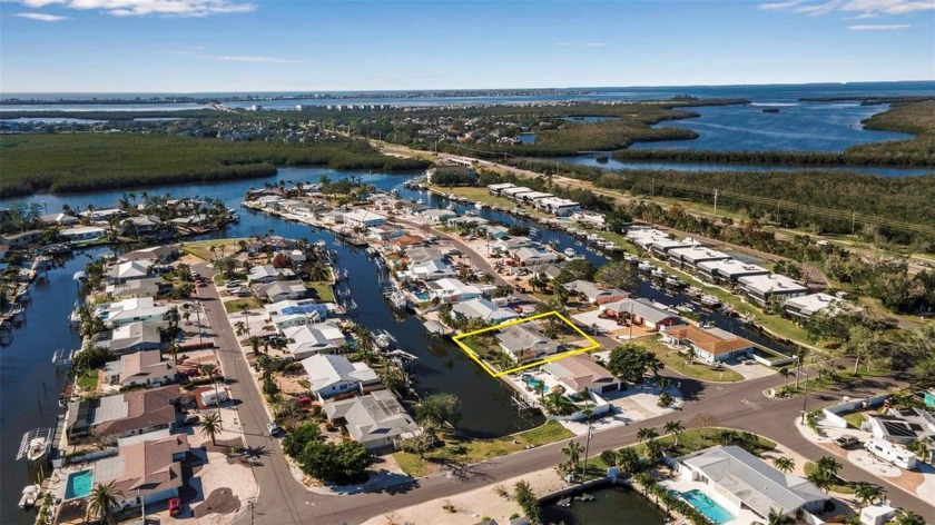 Don't miss this fantastic investor opportunity or chance to - Beach Home for sale in Bradenton, Florida on Beachhouse.com