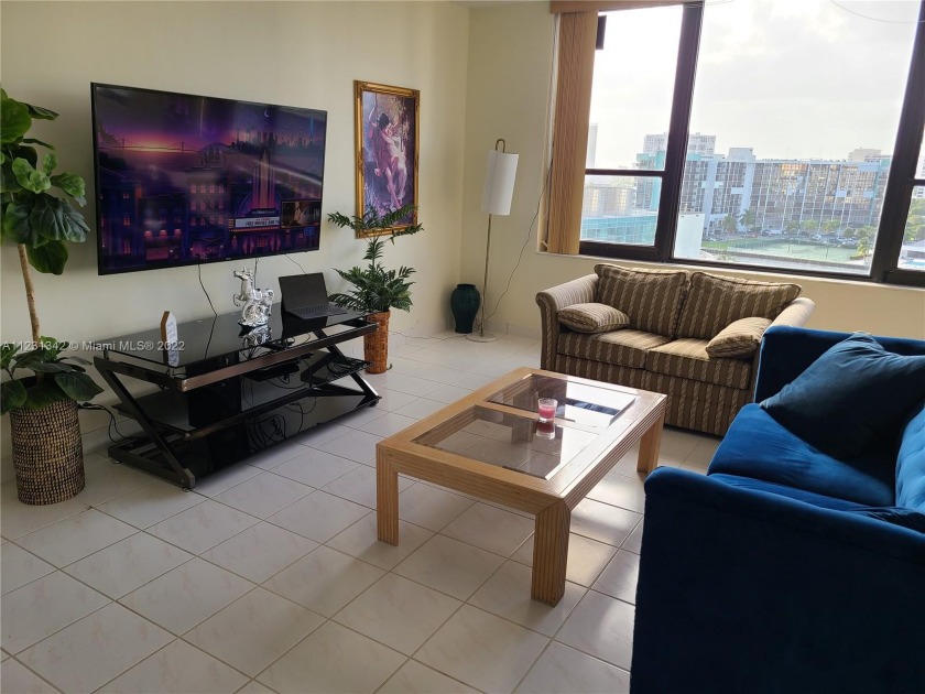 Great Investment - Affordable Beach Condo with Direct City and - Beach Condo for sale in Hollywood, Florida on Beachhouse.com