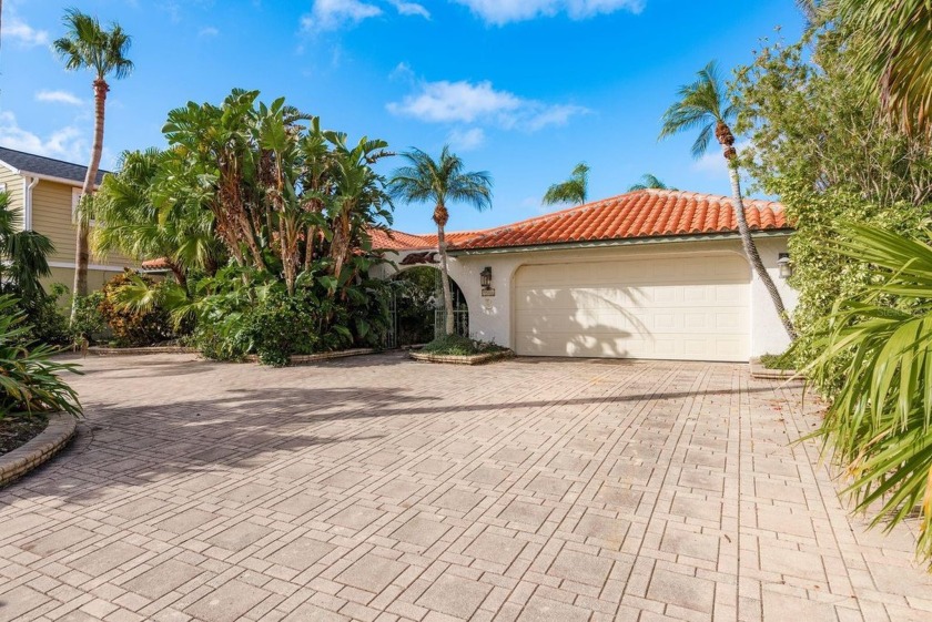 Amazing opportunity to make this your dream waterfront home - Beach Home for sale in New Port Richey, Florida on Beachhouse.com