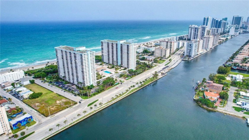 Stunning ocean, city & intracoastal views. Renovated 2/2 w/ - Beach Condo for sale in Hollywood, Florida on Beachhouse.com