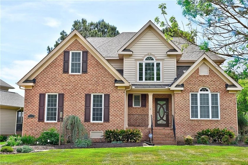 Beautiful all brick home on Cul de Sac overlooking the 1st Green - Beach Home for sale in Suffolk, Virginia on Beachhouse.com