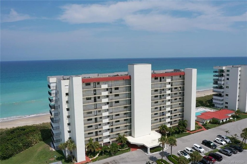 Gorgeous PENTHOUSE condo in the extremely desirable Ocean Towers - Beach Condo for sale in Jensen Beach, Florida on Beachhouse.com