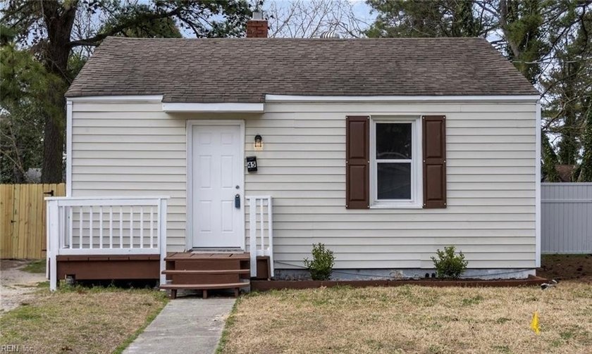 Come check out this beautifully updated 3 bedroom bungalow ranch - Beach Home for sale in Portsmouth, Virginia on Beachhouse.com