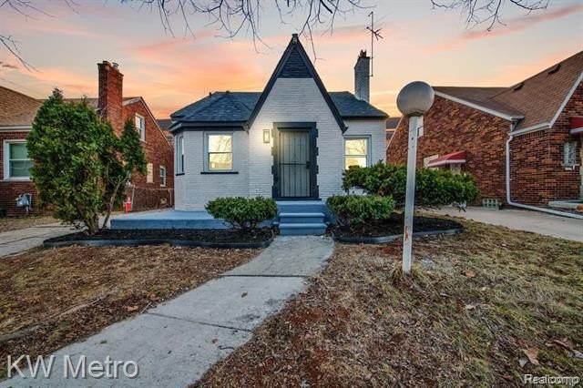 Updated property. Paying tenant. Immediate income. That's the - Beach Home for sale in Detroit, Michigan on Beachhouse.com