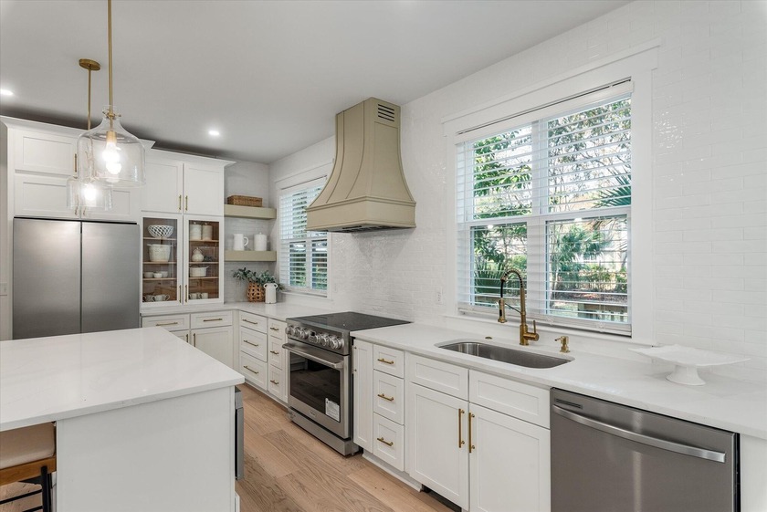 Welcome to the beautiful golf course community of Charleston - Beach Home for sale in Mount Pleasant, South Carolina on Beachhouse.com