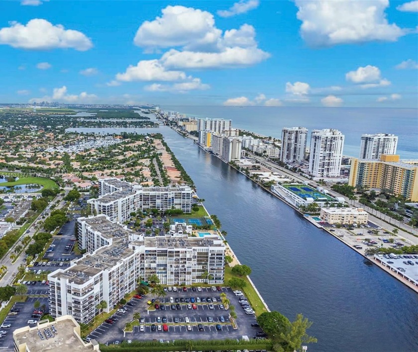 Gorgeous, light and bright apartment. This stunning 1 bed, 1.5 - Beach Condo for sale in Hallandale Beach, Florida on Beachhouse.com