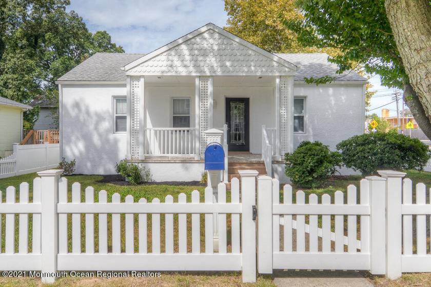 You'll be charmed by this adorable updated ranch!  Close to - Beach Home for sale in Point Pleasant Beach, New Jersey on Beachhouse.com