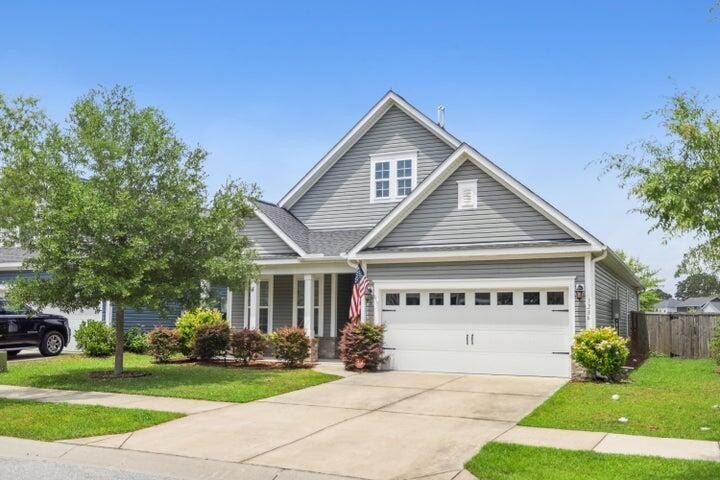 Welcome Home!This stunning 4-bedroom, 3-bathroom, one-owner gem - Beach Home for sale in Johns Island, South Carolina on Beachhouse.com