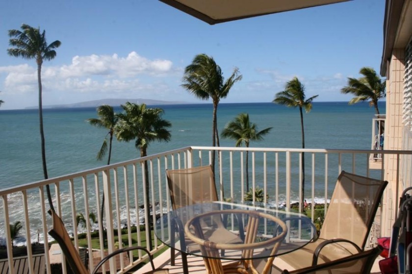 Ocean Views -Remodeled Top Floor 2bd2ba Condo - Kamaole Nalu #603 - Beach Vacation Rentals in Kihei, Maui, Hawaii on Beachhouse.com