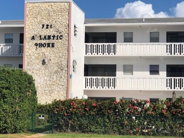 Location!Location!Location!!  East of US1. Great opportunity to - Beach Condo for sale in Hallandale Beach, Florida on Beachhouse.com