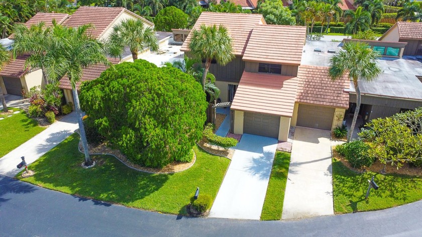 Spacious Townhouse w/a Huge Fenced Backyard & 1 car garage! Just - Beach Townhome/Townhouse for sale in Boynton Beach, Florida on Beachhouse.com