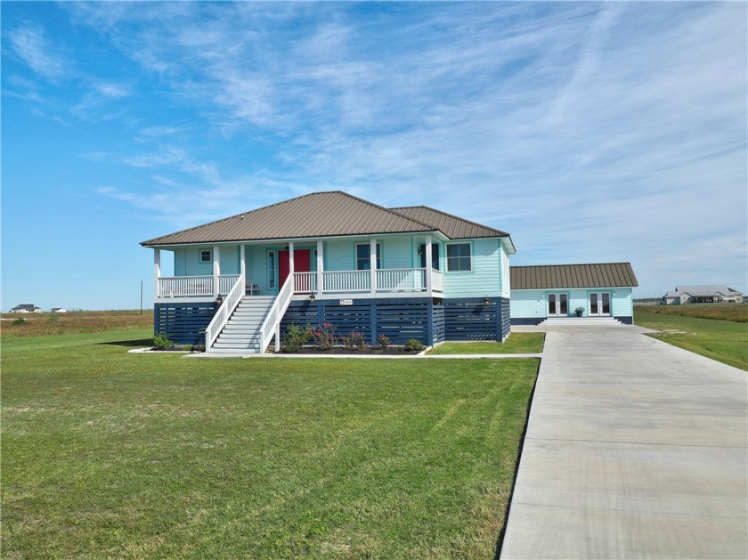 Coastal Living  Fishing at it very best! Nestled on a serene - Beach Home for sale in Rockport, Texas on Beachhouse.com