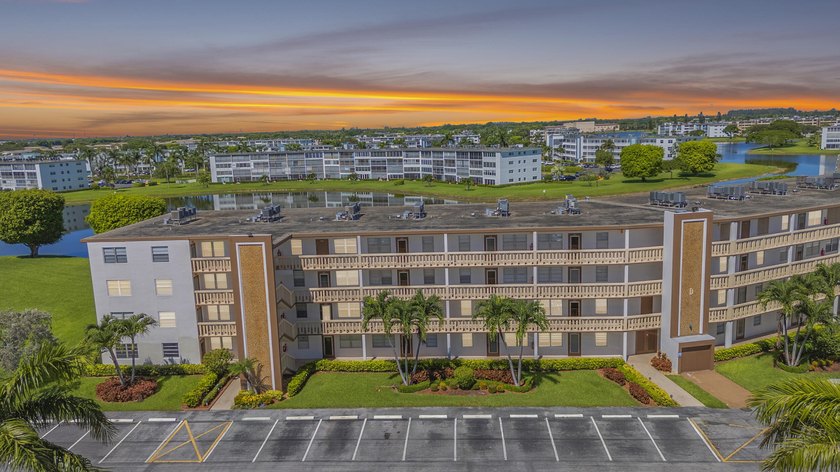 Every surface has been redone-there's nothing left to do but - Beach Condo for sale in Boca Raton, Florida on Beachhouse.com