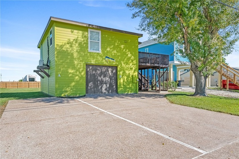 Need a fully furnished investment property? Here it is! This - Beach Home for sale in Rockport, Texas on Beachhouse.com