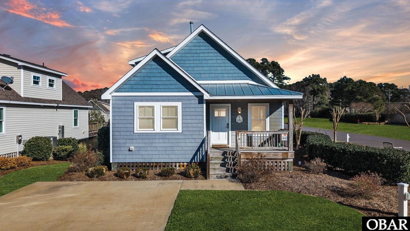 Golf Lovers' Retreat in Kilmarlic Club.Turnkey Cottage with OBX - Beach Home for sale in Powells Point, North Carolina on Beachhouse.com