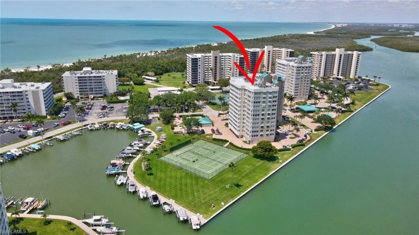 Vanderbilt Beach! Move right into this beautifully furnished - Beach Condo for sale in Naples, Florida on Beachhouse.com