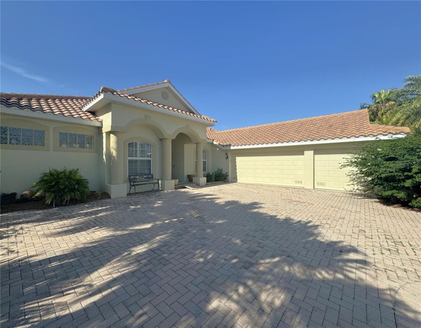 BRAND NEW TILE ROOF!!! BEAUTIFULLY APPOINTED and EXCEPTIONALLY - Beach Home for sale in North Port, Florida on Beachhouse.com